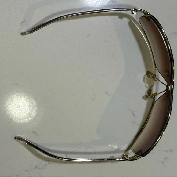 Guess Women's Y2K Vintage 2008 Sunglasses - Picture 6 of 10